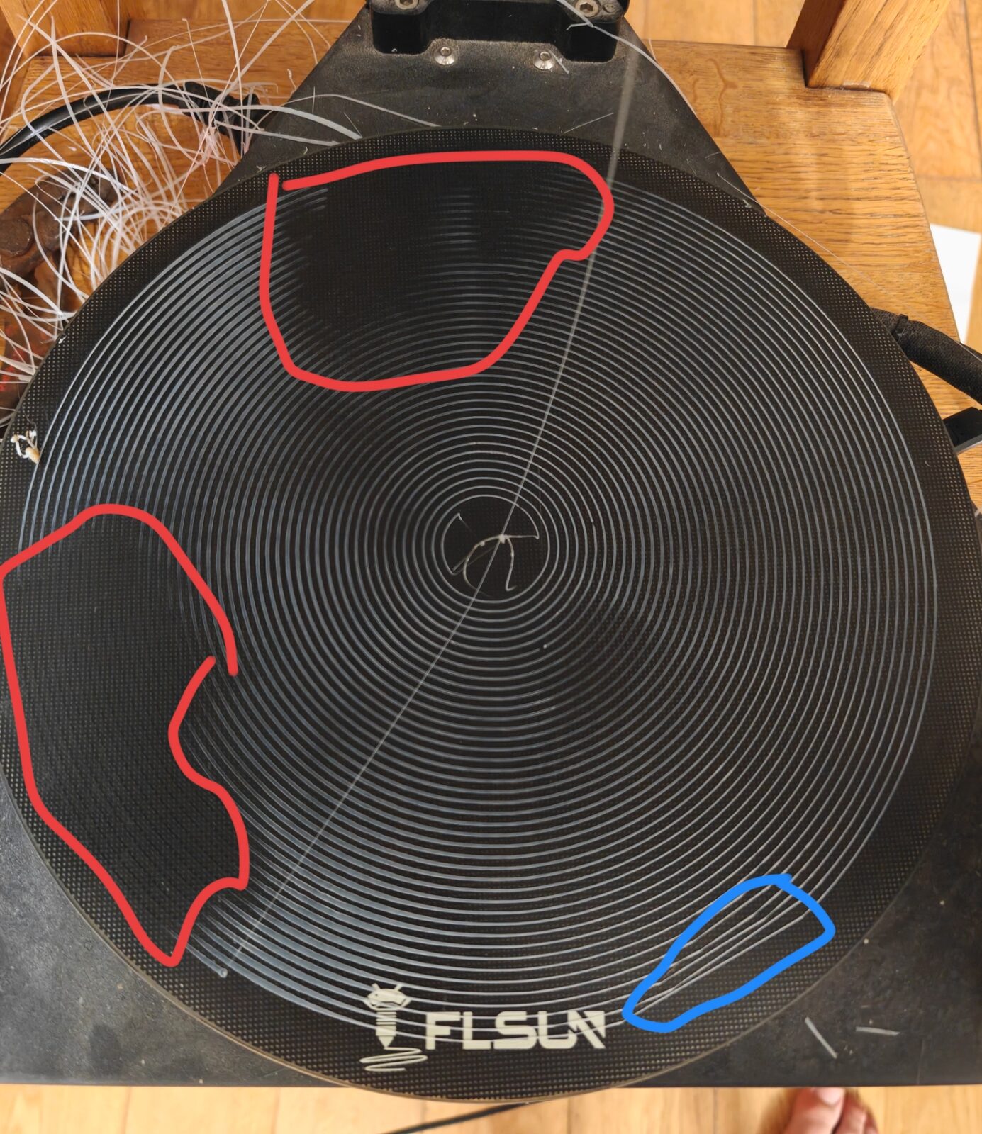 Spirale n°4 annotée : deux zones rouges, une bleue au même bord